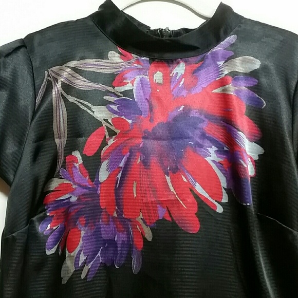 Apostrophe high collared silky blouse sz small - Picture 2 of 3